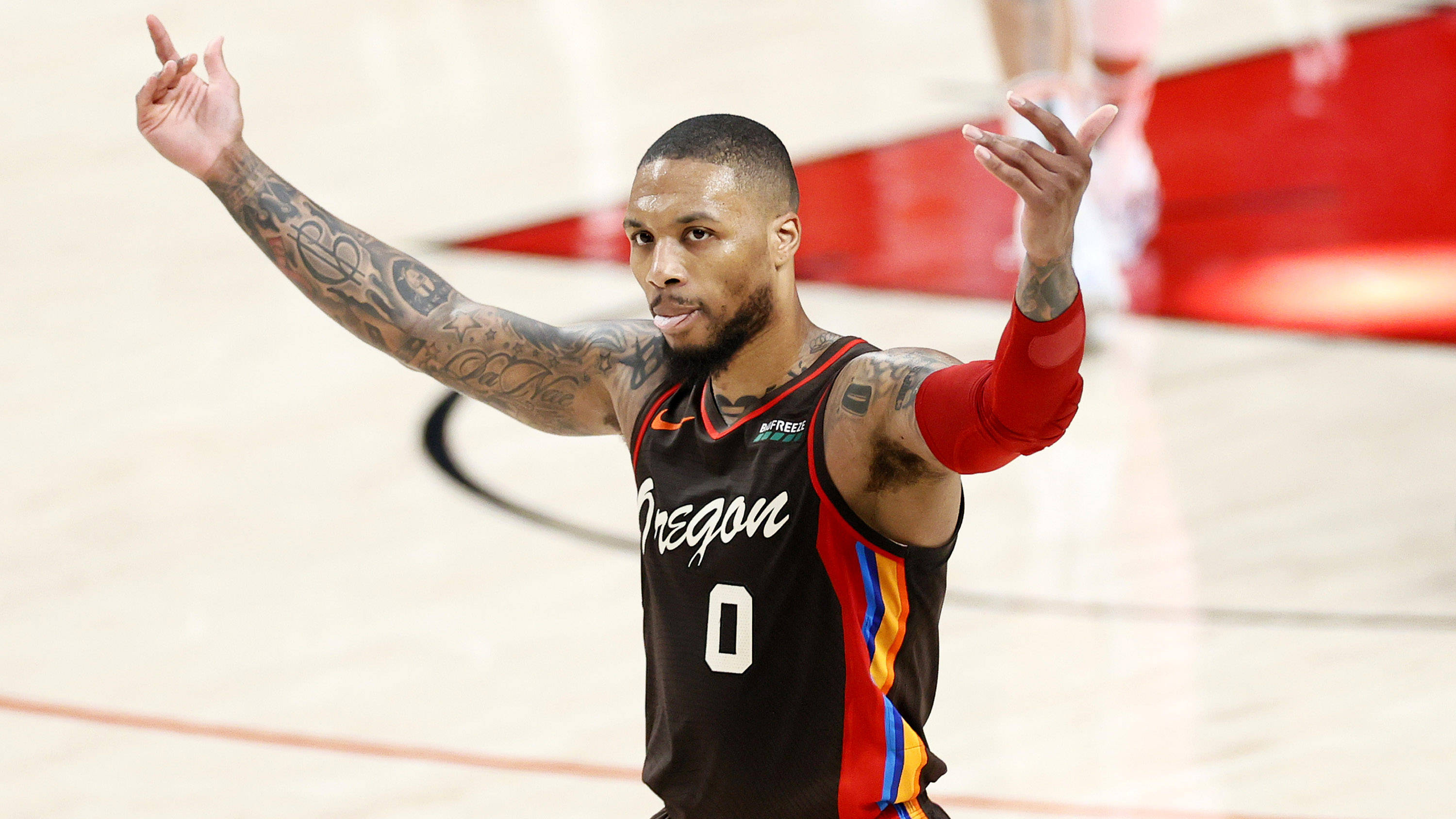 太阳轻取北京队,利拉德高光表现 太阳轻取北京队,利拉德高光表现