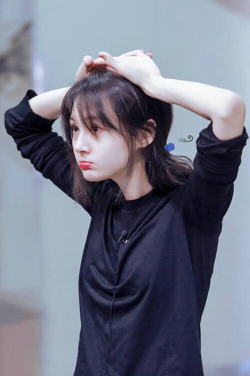 2024篮球狂飙双线叙事，哈登刷新历史认知，广东队绝境铸就永恒瞬间