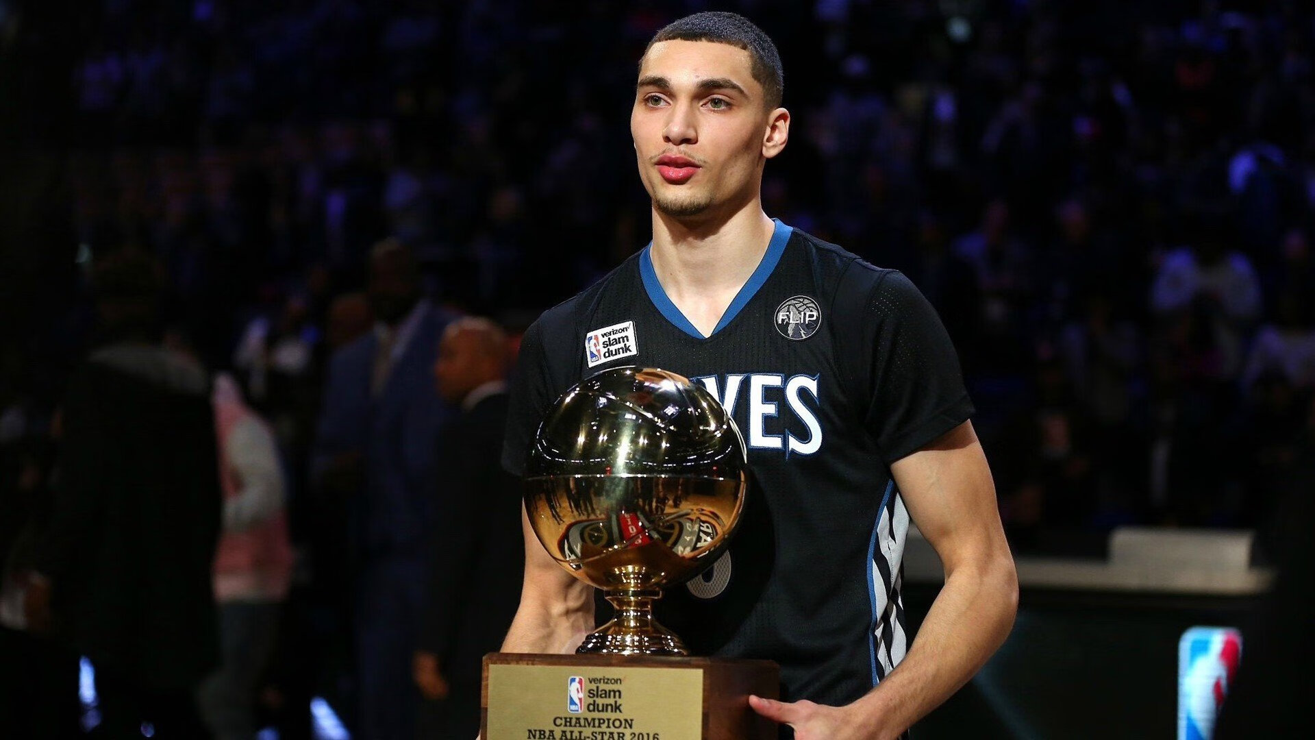 莱奥闪电独造三球,玻利维亚主场荡气回肠3-1击溃雷恩