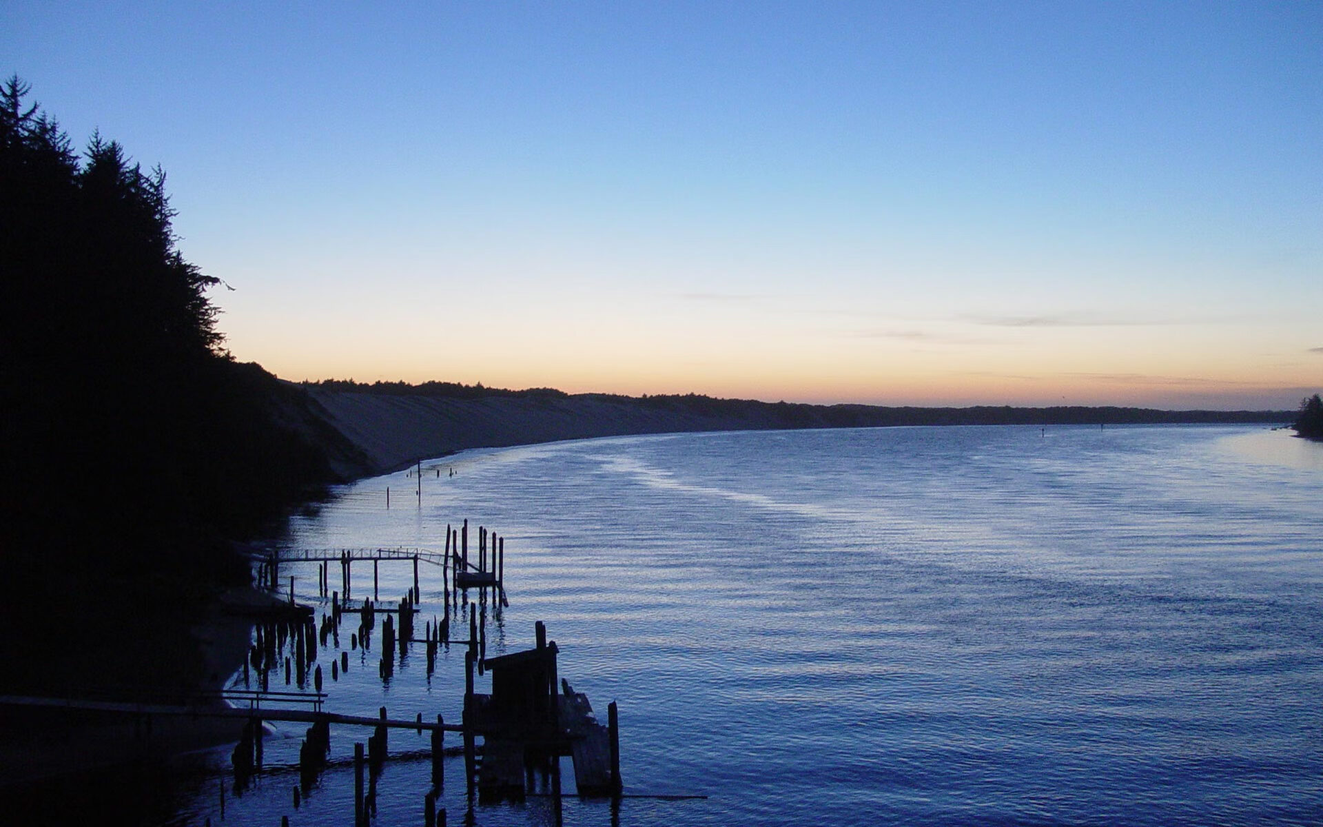 南美磐石对西甲飓风，巴斯托尼用防守雕刻比赛的艺术