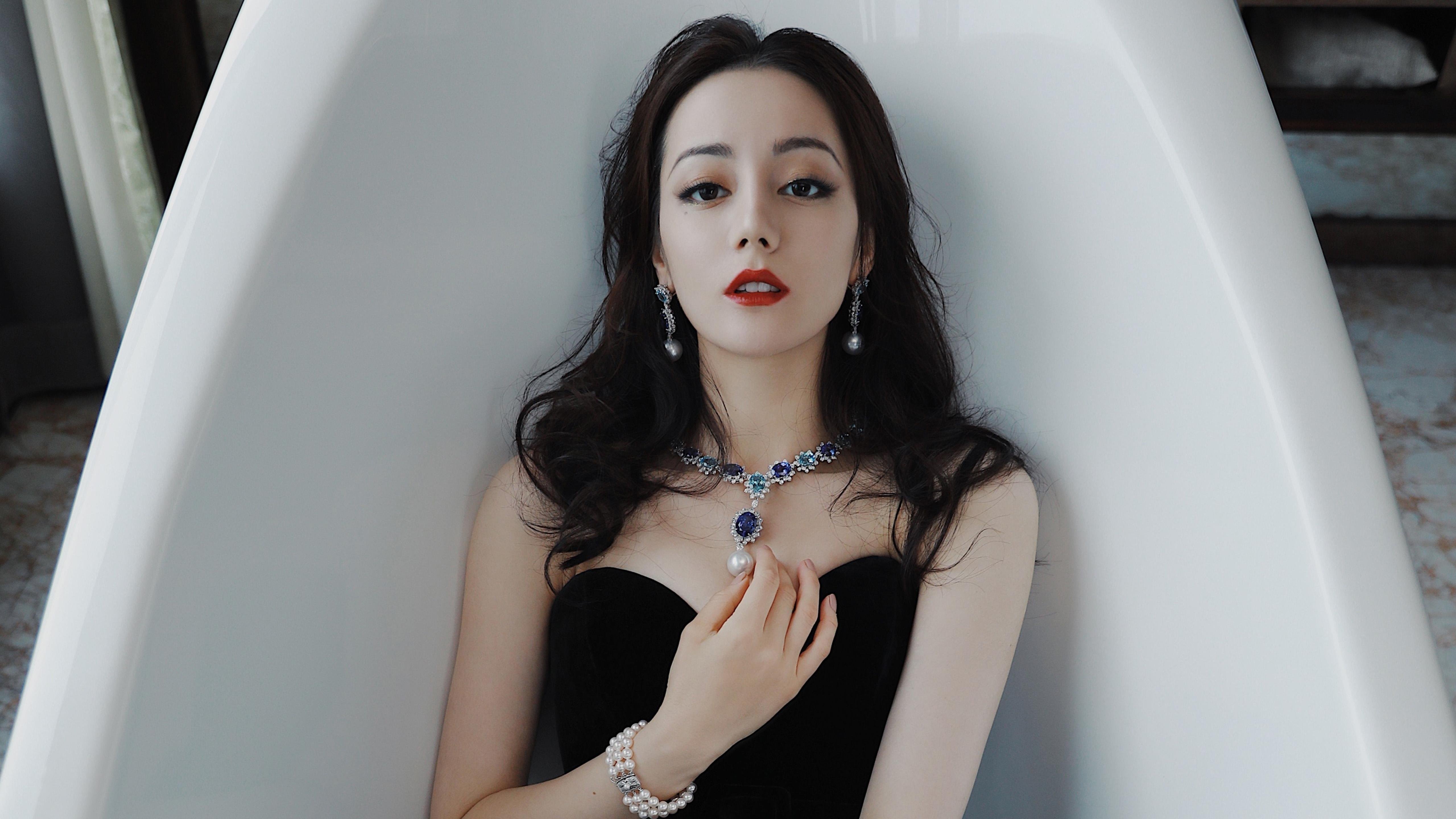 北极光下的绿茵童话，佩德里导演冷门之夜，墨西哥门神九拒瑞典成不朽传奇